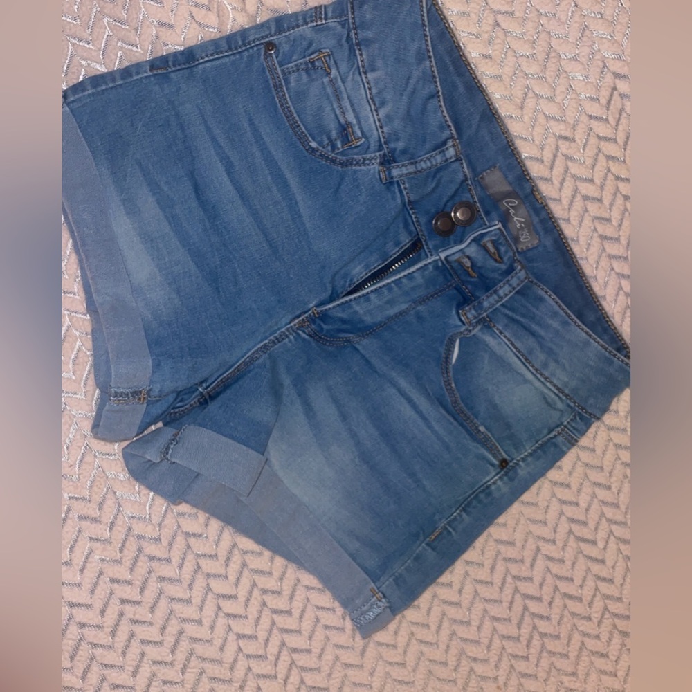 Short jean shorts